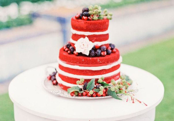 Открытый или деревенский свадебный торт